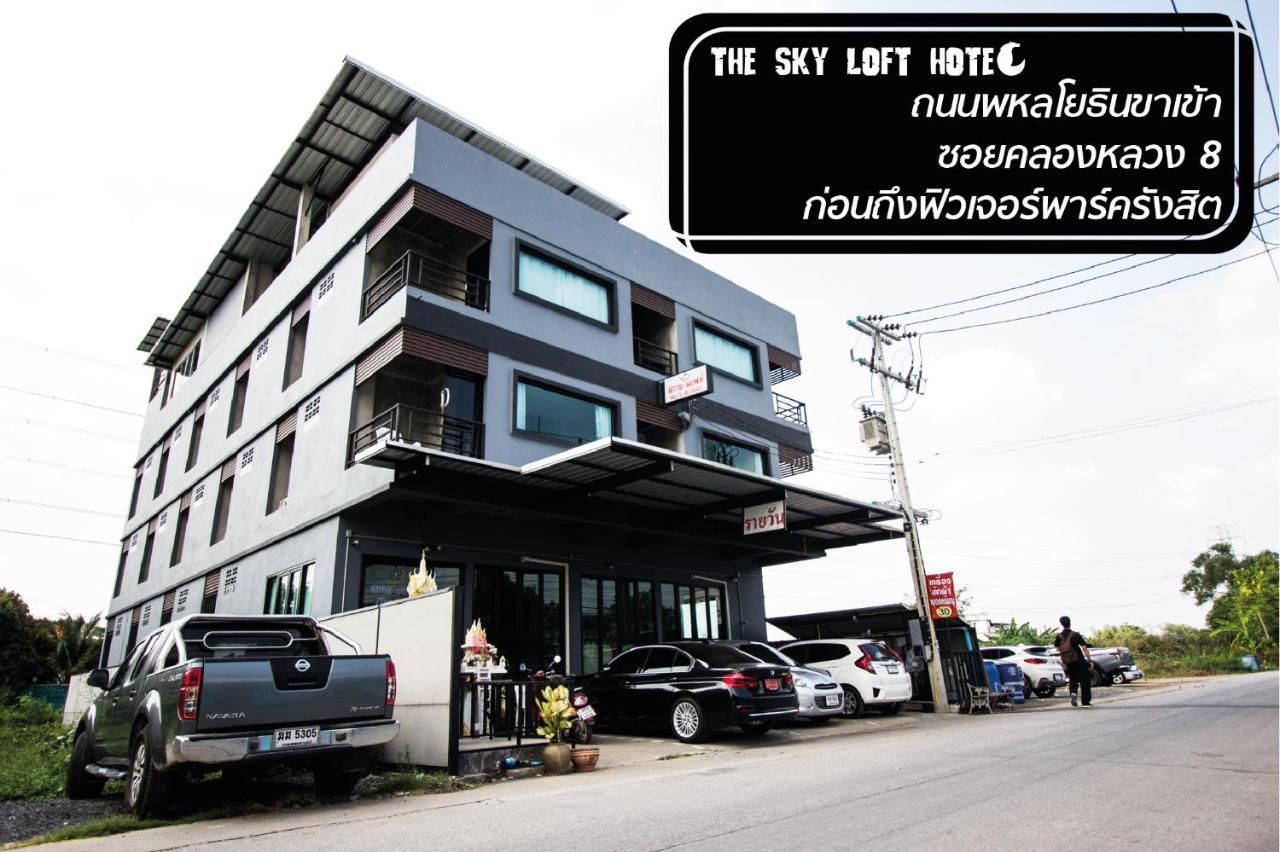 The Sky Loft Hotel Pathum Thani Extérieur photo