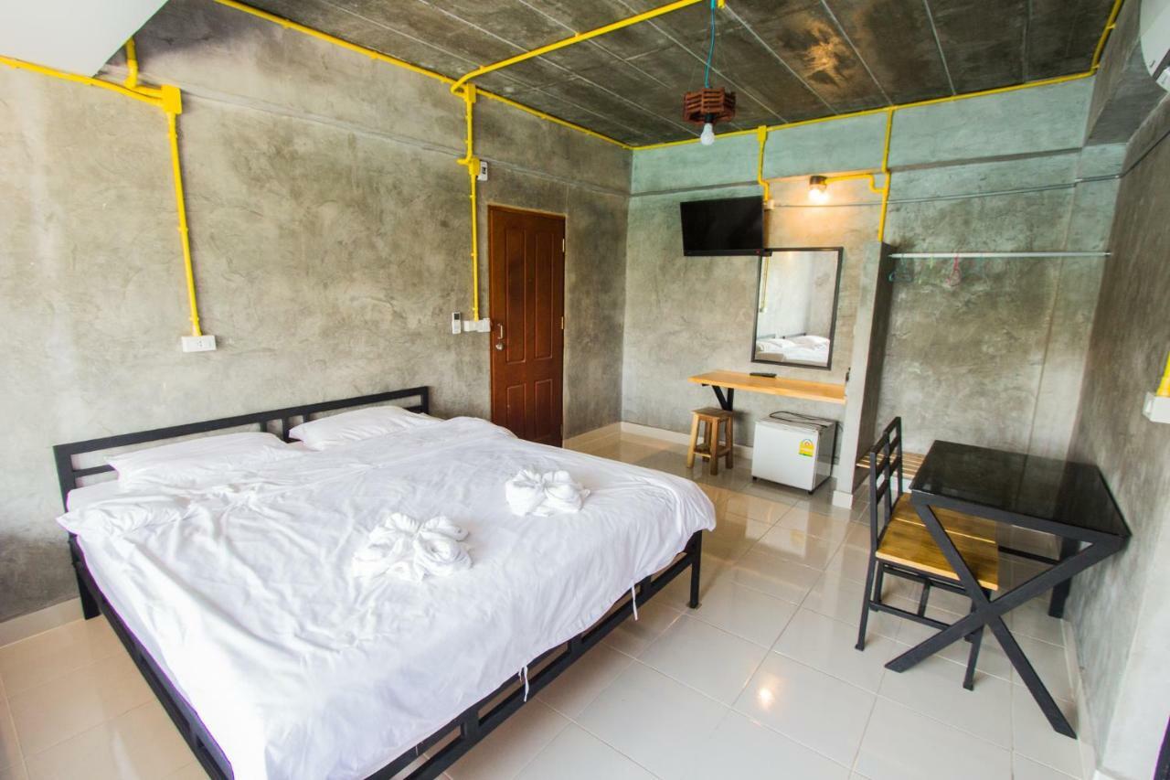 The Sky Loft Hotel Pathum Thani Extérieur photo
