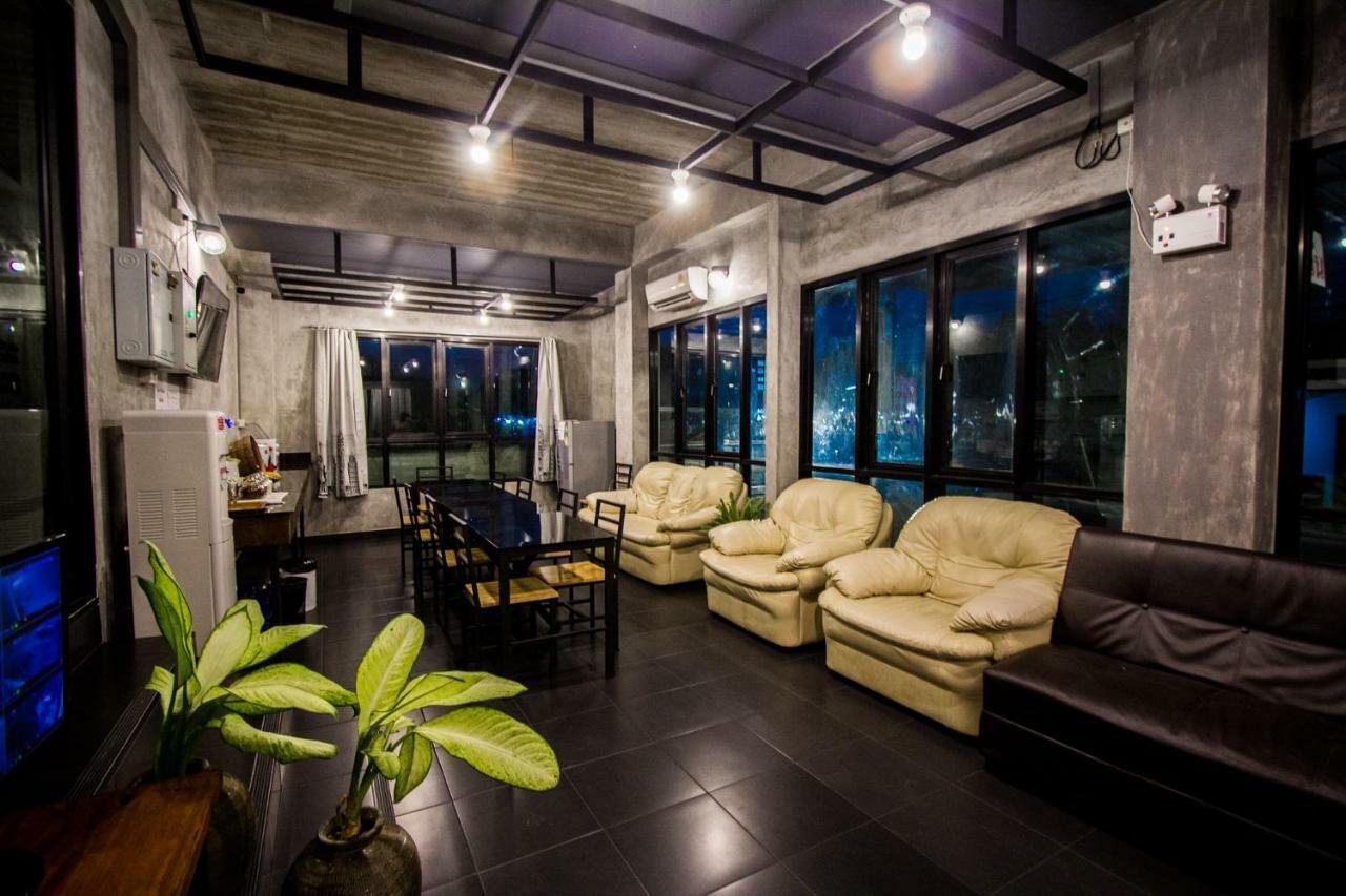 The Sky Loft Hotel Pathum Thani Extérieur photo