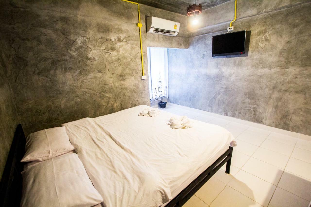 The Sky Loft Hotel Pathum Thani Extérieur photo