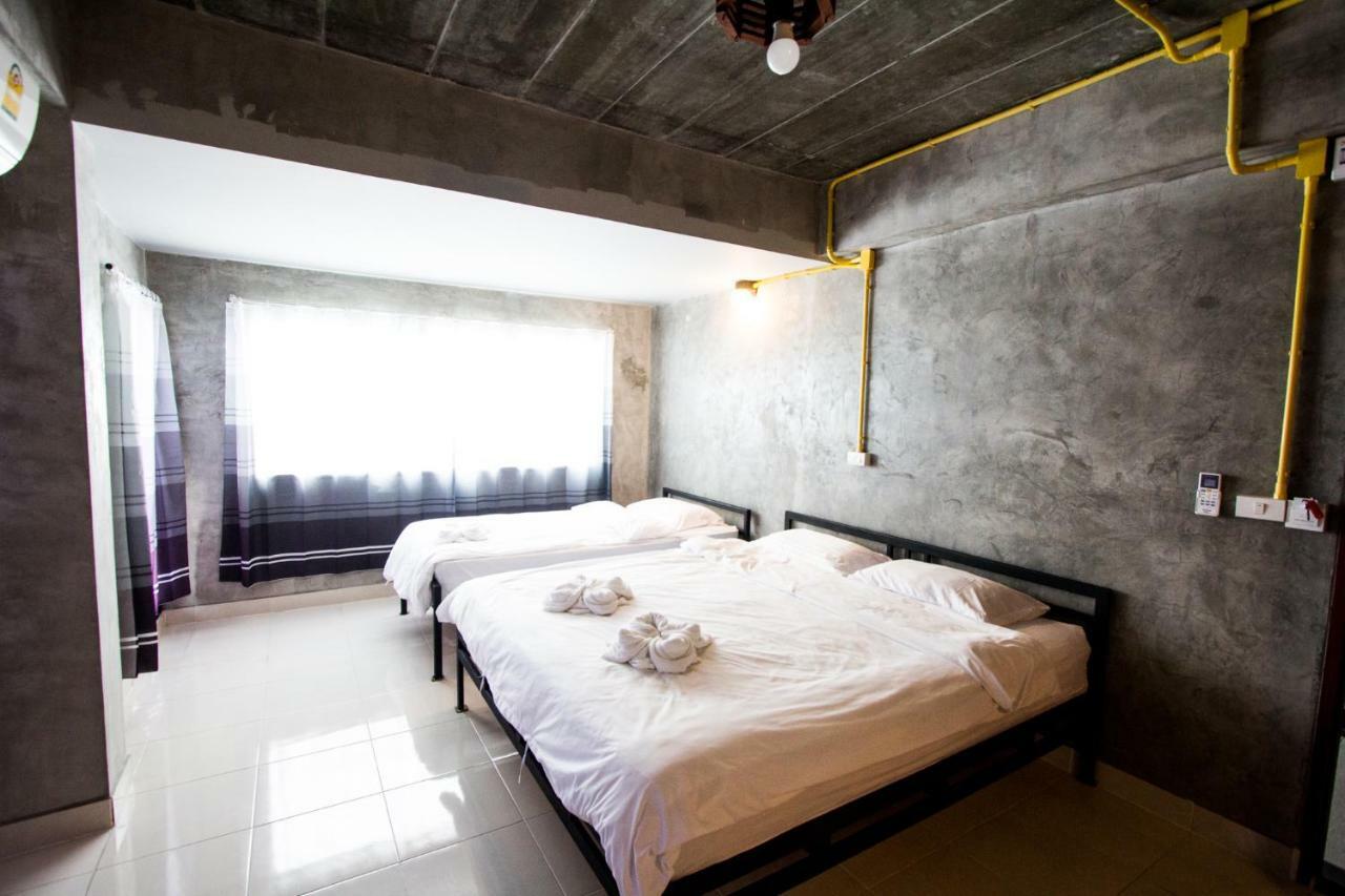 The Sky Loft Hotel Pathum Thani Extérieur photo