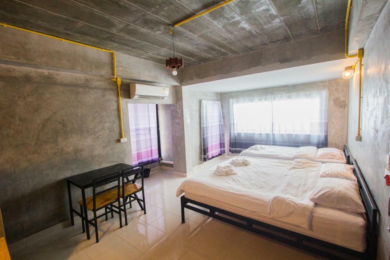 The Sky Loft Hotel Pathum Thani Extérieur photo