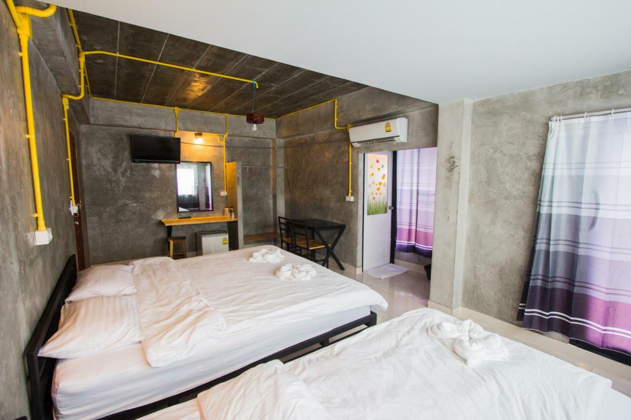 The Sky Loft Hotel Pathum Thani Extérieur photo
